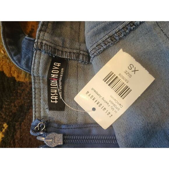 NWT Fashion Nova Jumpsuit Women's 0 Blue In My Feelings Belted Denim Wide Leg - Picture 4 of 5